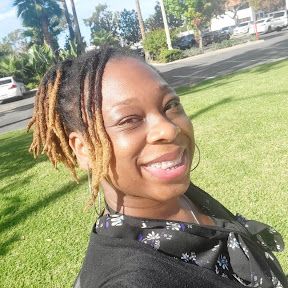 Photo of Desirae Fox