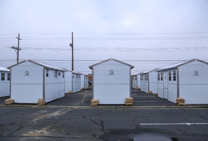 Palette homes at new shelter-and-service campus in Sacramento