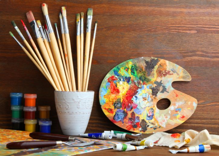Palette, paint brushes