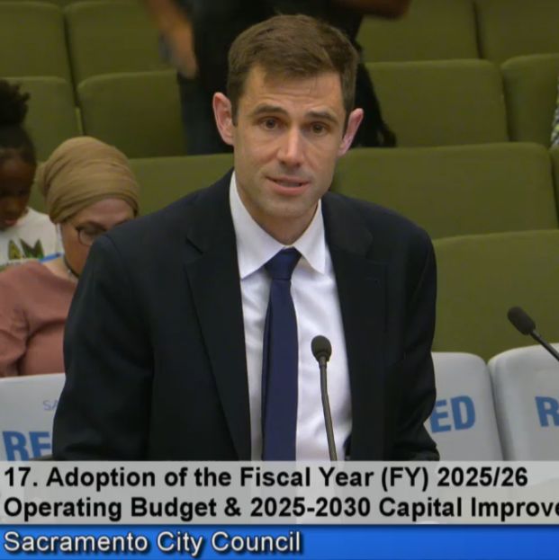 Pete Coletto speaking to Council