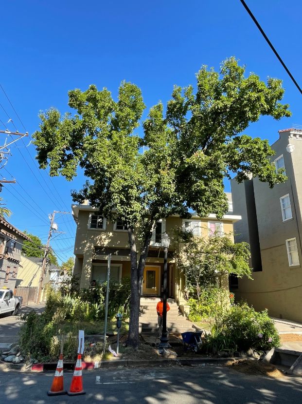 1214 27th St.
