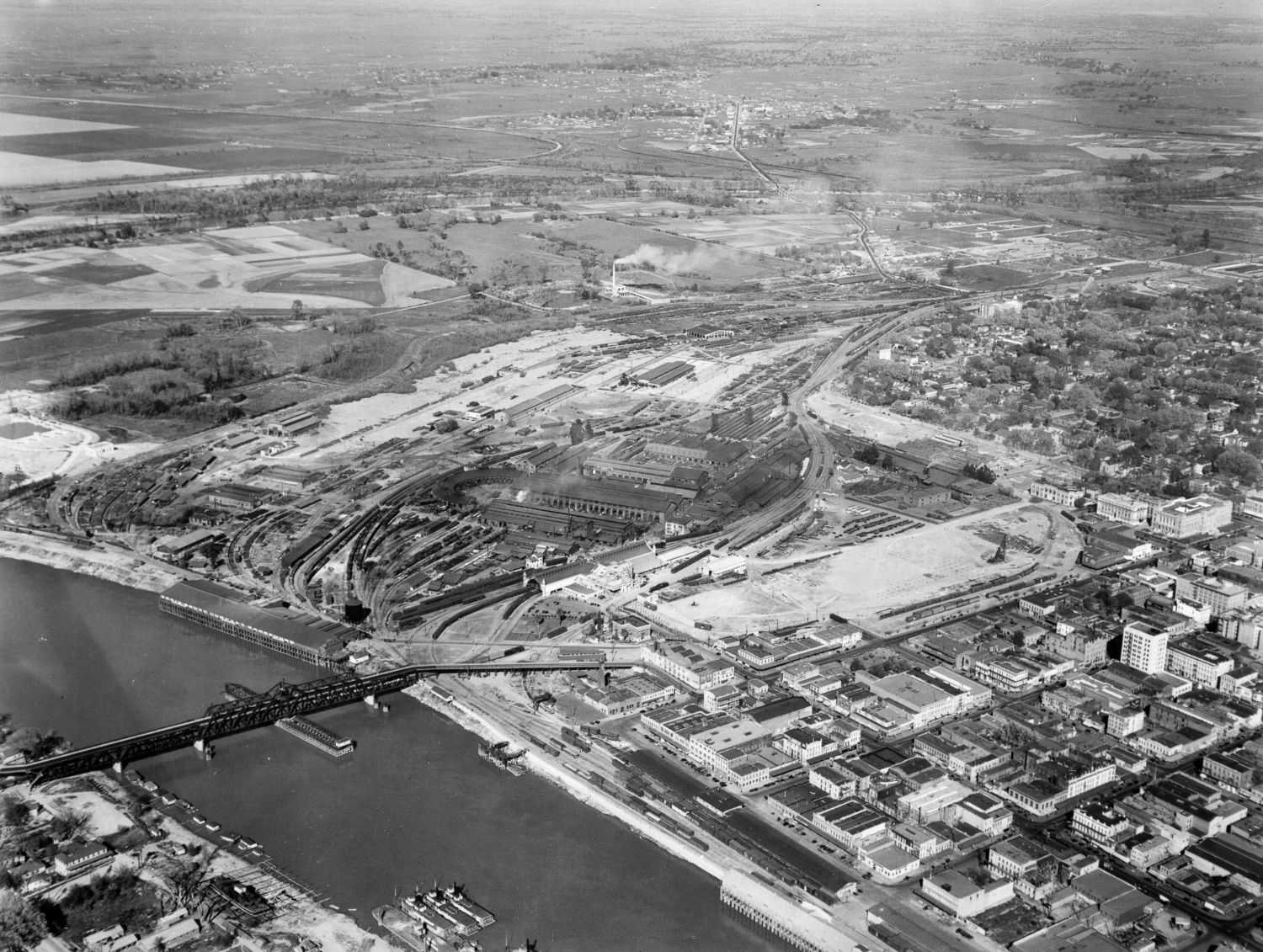 Early construction of Southern Pacific Station, known as the Sacramento Valley Station